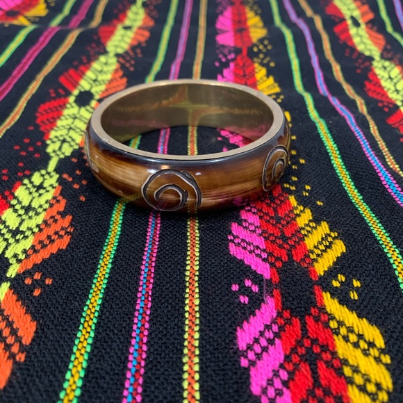 unbranded Jewelry - Abstract design bangle